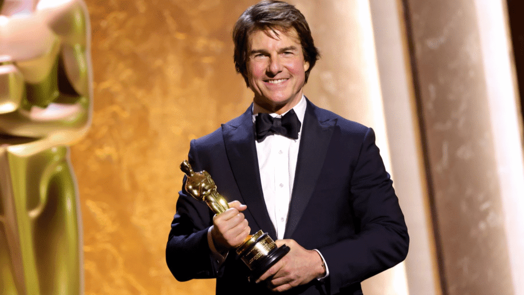 Tom Cruise Wins His First Oscar