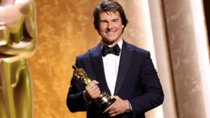 Tom Cruise Wins His First Oscar