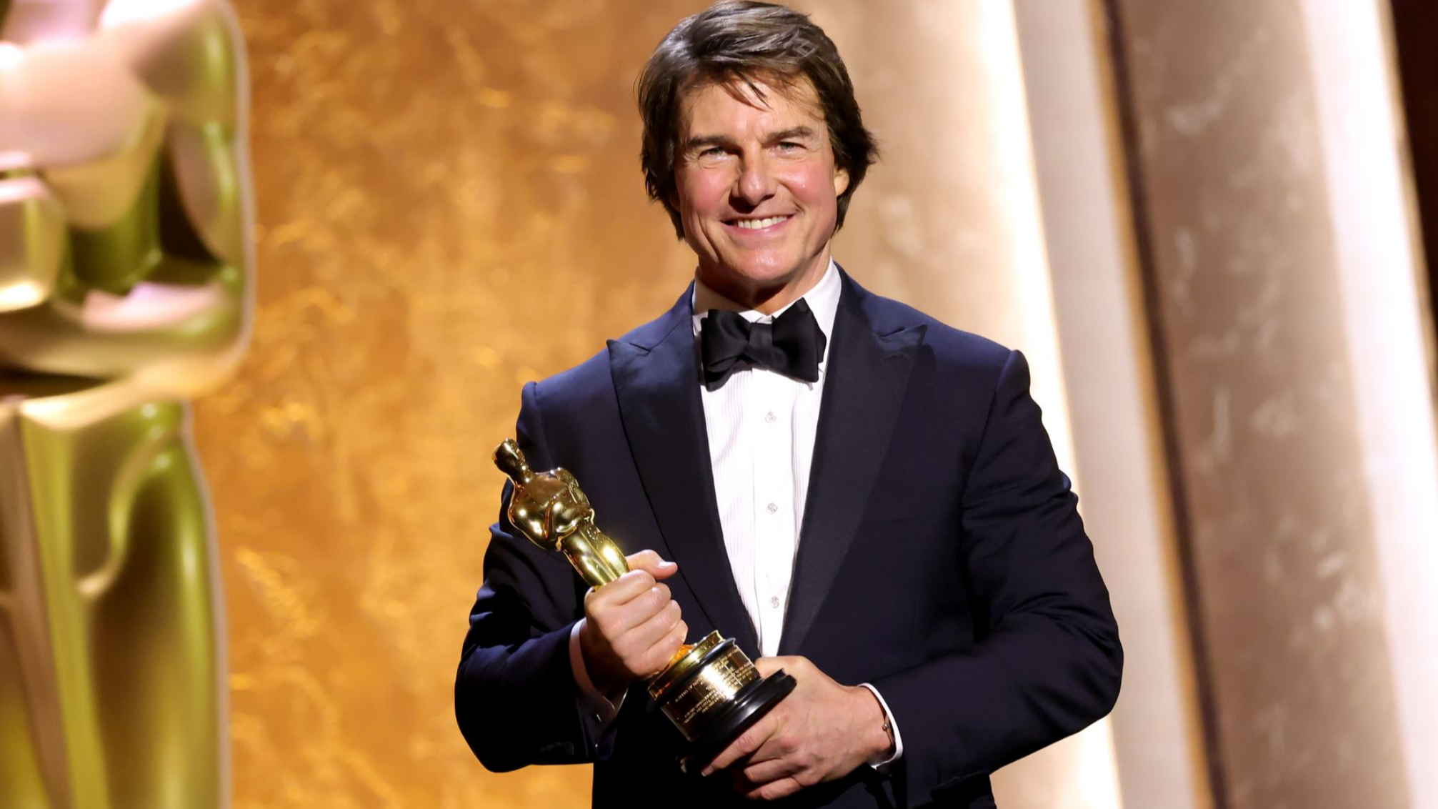 Tom Cruise Wins His First Oscar