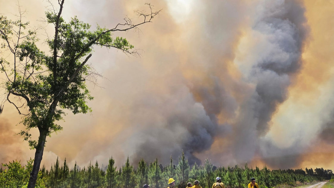Georgia Wildfire Destroy Over 120 Homes in Minutes